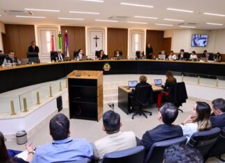 Prefeito de Borba é multado pelo TCE-AM após irregularidades em exoneração de servidores