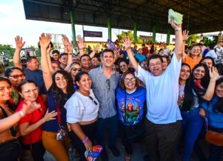 Em Manacapuru, Eduardo Braga entrega mil coletes e capacetes a mototaxistas e anuncia detalhes do novo ‘Cirandródomo’
