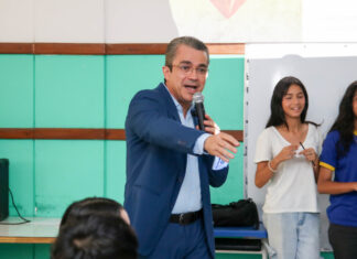 Estudantes da Prefeitura de Manaus participam de palestra da comissão “OAB Vai à Escola” sobre bullying e cyberbullying