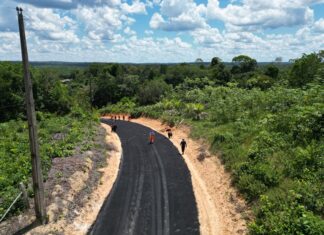 Prefeitura de Manaus avança com pavimentação de ladeiras no ramal Rio Branquinho