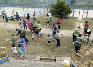 Creche municipal da Prefeitura de Manaus realiza plantio de mudas arbóreas no entorno do igarapé do 40