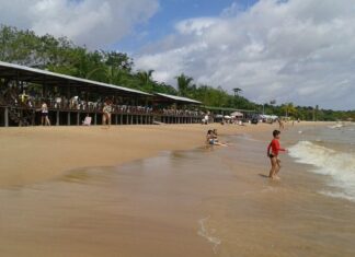 Mãe morre afogada e filho é salvo em praia de Mosqueiro, em Belém