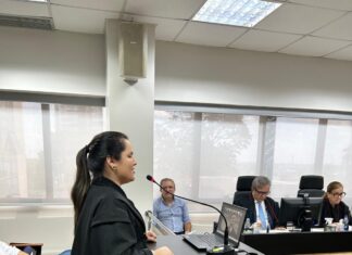 Trajetória de egressa da UEA: advogada com deficiência visual defende sustentação oral e conquista reforma de sentença