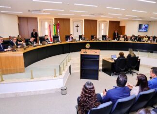 TCE-AM aprova com ressalvas contas de 2022 e 2023 da Prefeitura de Manaus