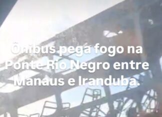 Ônibus pega fogo na Ponte Rio Negro, interditando parcialmente a via entre Manaus e Iranduba