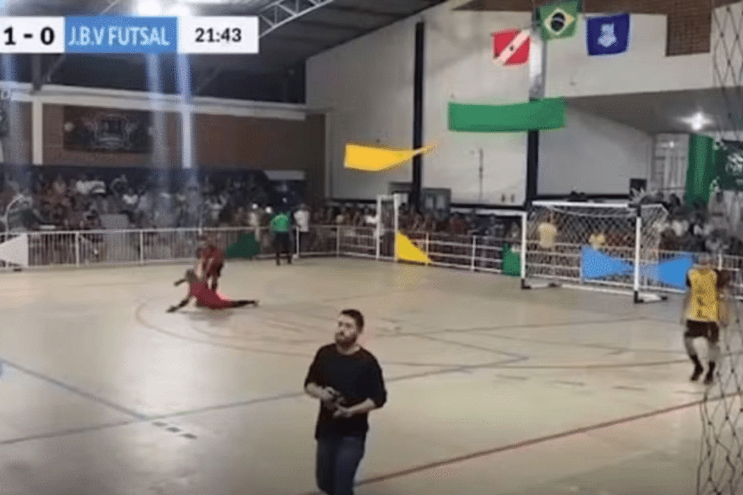 goleiro-de-futsal-morre-apos-pegar-penalti.png
