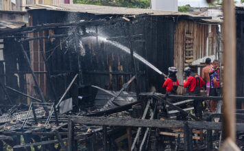 Atuação rápida do Corpo de Bombeiros evita propagação de fogo em residências na zona oeste de Manaus