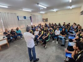 Com apoio da Fapeam, simpósio de ciência e tecnologia é realizado em escola de Manaus
