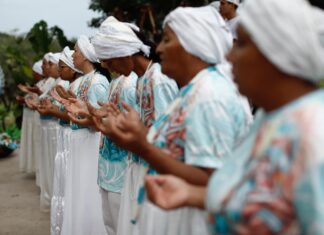 “Sòrò”: exposição fotográfica revela a força e a ancestralidade dos povos de terreiro em Parintins.