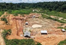 Ipaam identifica garimpo ilegal em Maués, interdita área e aplica multa superior a R$ 3,5 milhões