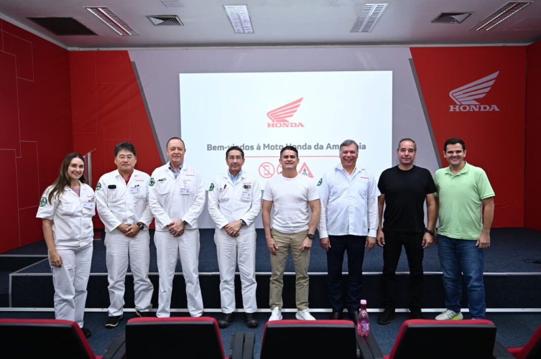 Prefeito David Almeida visita fábrica da Moto Honda da Amazônia, no Polo Industrial de Manaus, e destaca relevância da indústria de duas rodas 3