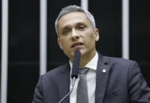 Moraes suspende ação penal contra deputado Gustavo Gayer