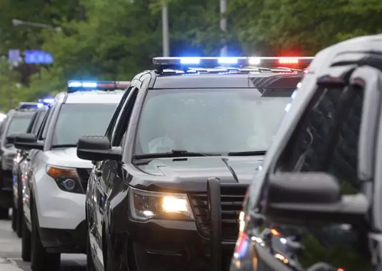 policia-us-qdq0s6h3mt7l