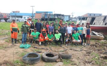 Mutirão da Prefeitura na orla de Educandos ganha reforço do projeto ‘Igarapés Limpos’