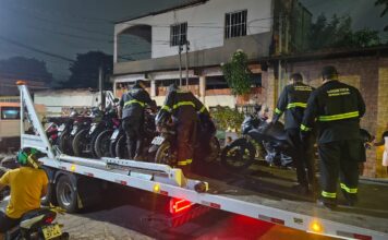 Detran-AM e PMAM ‘desmontam’ adega e removem 120 motocicletas irregulares, na zona norte de Manaus