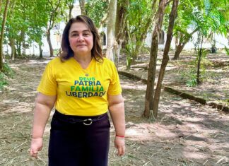 ’Tem quem gosta de tirar foto e tem quem gosta de fazer o trabalho’ diz Maria do Carmo sobre oportunismo político na soltura de onça resgatada no rio Negro