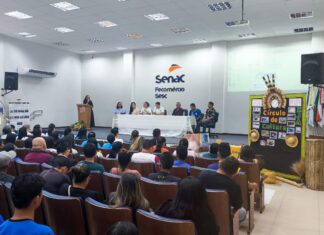 Superação de metas e ações bem sucedidas são destaques em fórum da Educação de Jovens e Adultos em Parintins