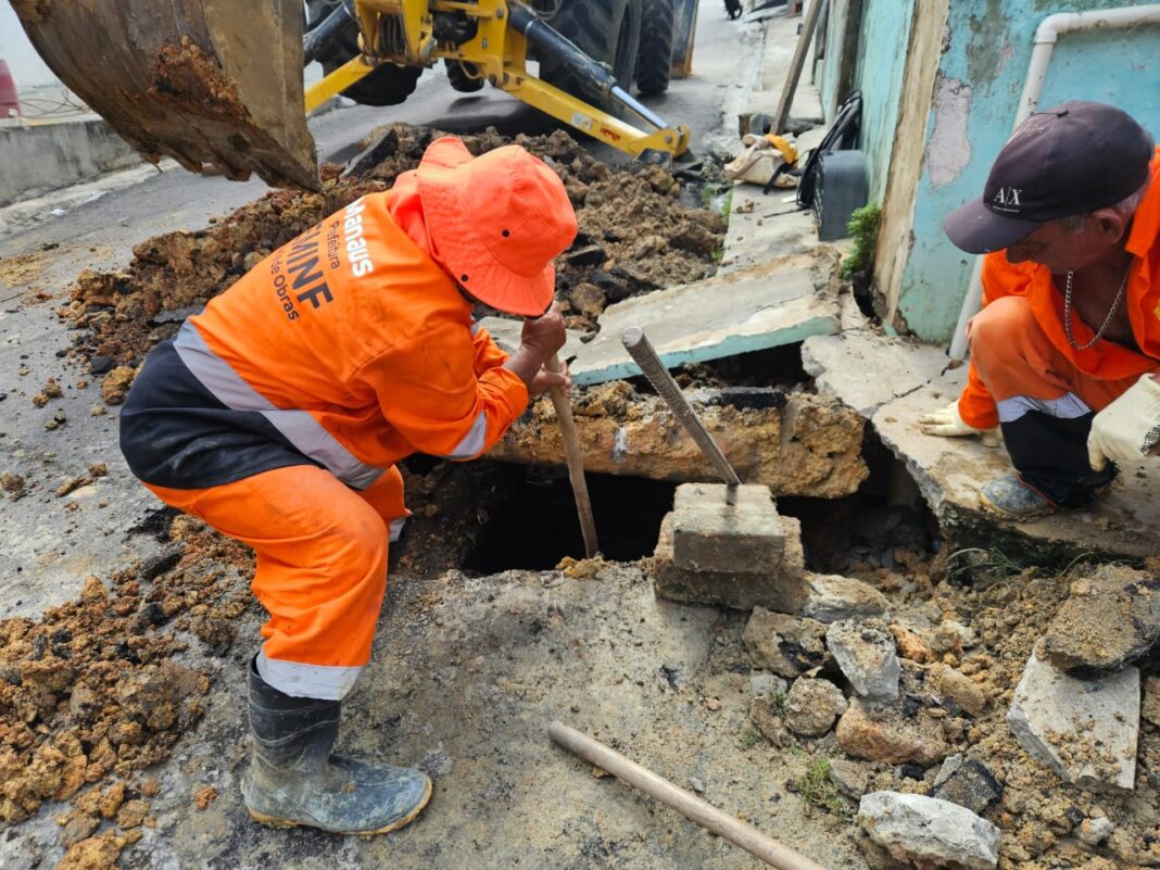 Prefeitura de Manaus recupera rede de drenagem no bairro Compensa (2)