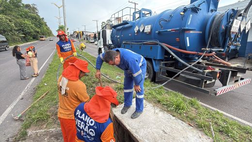 Prefeitura de Manaus reforça infraestrutura em importante via do bairro Cidade de Deus