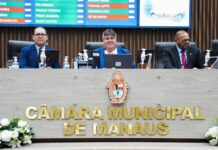 Presidente David Reis destaca papel transformador da Escola do Legislativo nos 18 anos celebrados em Tribuna Popular da CMM