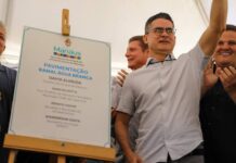 Prefeito David Almeida assina ordem de serviço para recapeamento asfáltico do ramal da Fazenda da Esperança