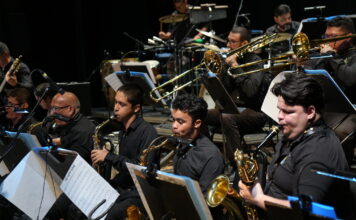 ‘Jazz Natalino’: Clássicos ganham releitura em espetáculo jazzístico no palco do Teatro Amazonas