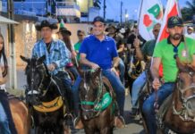 Com cavalgada tradicional, Prefeitura de Parintins abre oficialmente 38ª Expopin