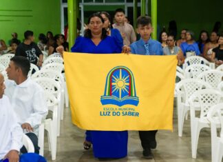 Prefeitura de Parintins certifica mais de 100 alunos da EJA