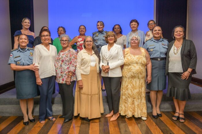 PMAM_PIONEIRAS DA TURMA DE 1980 E CORONÉIS DA PMAM_FOTO VICENTE SILVA PMAM