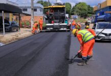 Prefeitura de Manaus intensifica serviço de recapeamento na comunidade Parque das Tribos