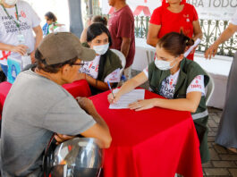 SES-AM inicia Dezembro Vermelho com Ações de Testagem e Distribuição de Insumos, no Centro de Manaus