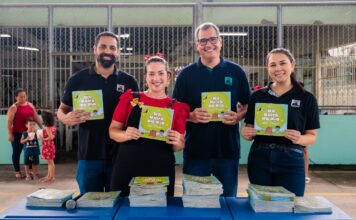 Manauara distribui mais de dois mil livros com temática amazônica em escolas e organizações sociais de Manaus