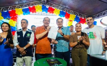 Com apoio de Lula, Parintins assina Ordem de Serviço da Maternidade do Baixo Amazonas