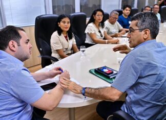 Roberto Cidade recebe comitiva de Manicoré e discute parcerias técnicas para o município