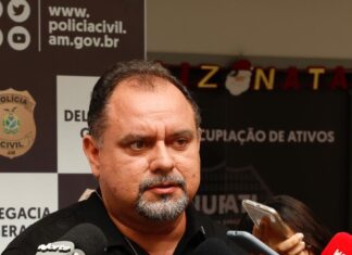 Padrasto é preso por abusar e ameaçar a enteada após mãe localizar imagens íntimas no celular da filha