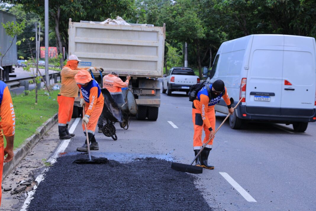 Prefeitura-de-Manaus-reforca-mobilidade-urbana-com-manutencao-asfaltica-em-650-metros-da-avenida-Nathan-Xavier-2.JPG