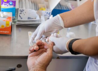 Prefeitura de Manaus alerta população sobre autocuidado na prevenção às ISTs no Carnaval