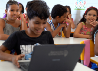Escolas Conectadas alcança 68,4% das instituições públicas em 2025 e se aproxima da meta de universalização da internet