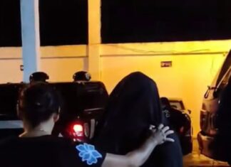 Adolescente acusada de mat@r o avô e ferir avó se apresenta e permanece em silêncio