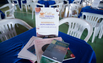 Prefeitura de Manaus realiza Café Literário com entrega de kits de livros para instituições de atendimento à pessoa idosa