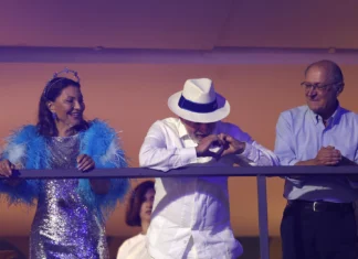 Janja impede conversa de Lurian com Lula e as duas batem boca na Sapucaí; filha do presidente sai chorando