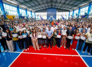 Governador Wilson Lima inicia ano letivo de 2026 destacando novas ferramentas digitais e conquistas de alunos da rede pública