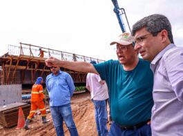 Mesmo no Carnaval, obras da ponte do rio Autaz Mirim seguem em ritmo acelerado na BR-319 (VÍDEO)