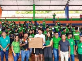 Jovem de 17 anos se comove com a Amazônia, mobiliza a Starlink e garante internet para 140 escolas isoladas na região