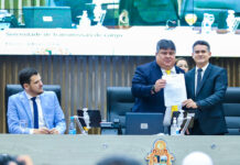 David Almeida cumpre transmissão de cargo para Renato Junior e consolida o ato de transição na Prefeitura de Manaus