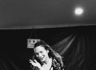 Espetáculo “As Aventuras da Madama Mimi” leva humor e crítica social a escolas e espaços públicos de Manaus