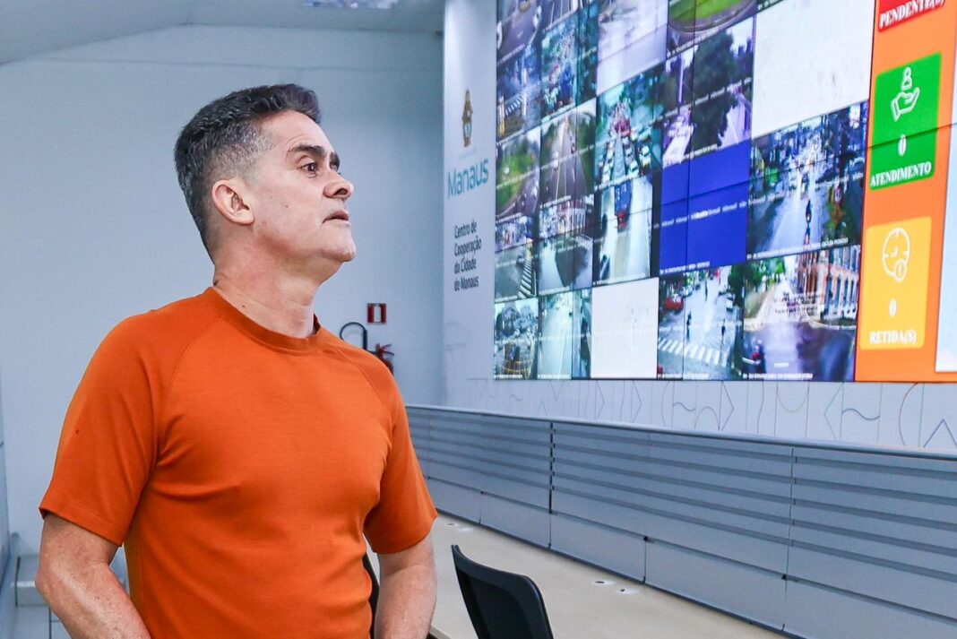 David Almeida coordena resposta a 114 ocorrências após chuva extrema de 160 milímetros atingir Manaus 2