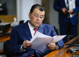 Projeto de Eduardo quer direcionar verba do FGTS para levar água e esgoto às regiões mais pobres do Brasil