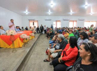 Prefeitura de Parintins e INCRA fortalecem o direito à terra com entrega de títulos definitivos a assentados da Vila Amazônia