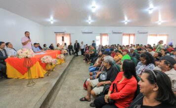 Prefeitura de Parintins e INCRA fortalecem o direito à terra com entrega de títulos definitivos a assentados da Vila Amazônia